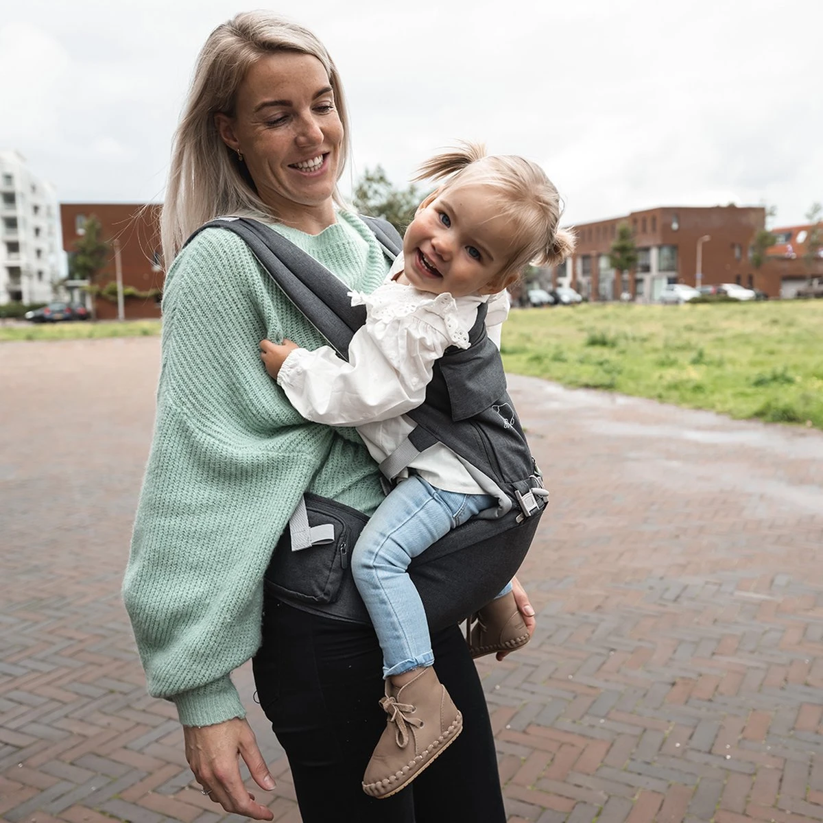 Deryan Pack Luxe Ergonomische Draagzak Babydrager + Opbergvakjes Grijs - Image 4
