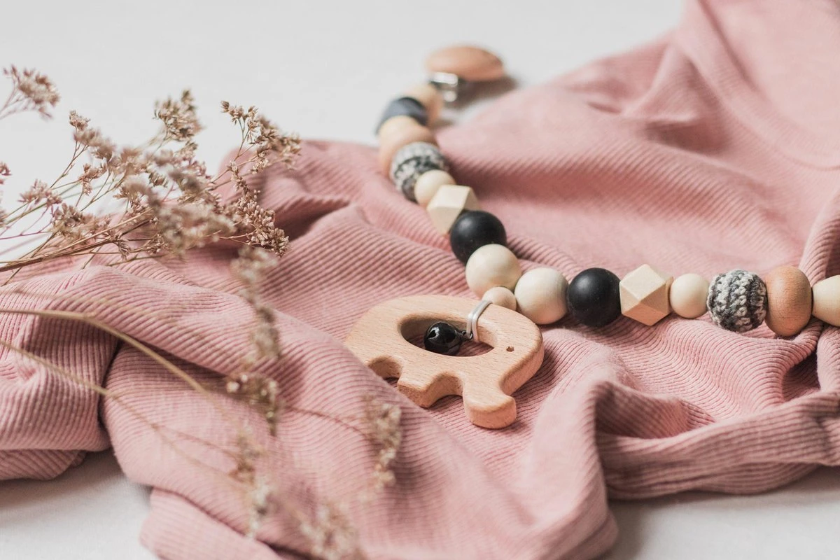 Wagenspanner Olifant - Musthave 2021 - Baby Wagenspanner Hout - Vrolijke Kinderwagenspanner - Eenvoudig Te Bevestigen - Kraamcadeau Voor Jongens En Meisjes - Baby Cadeau - Afbeelding 2